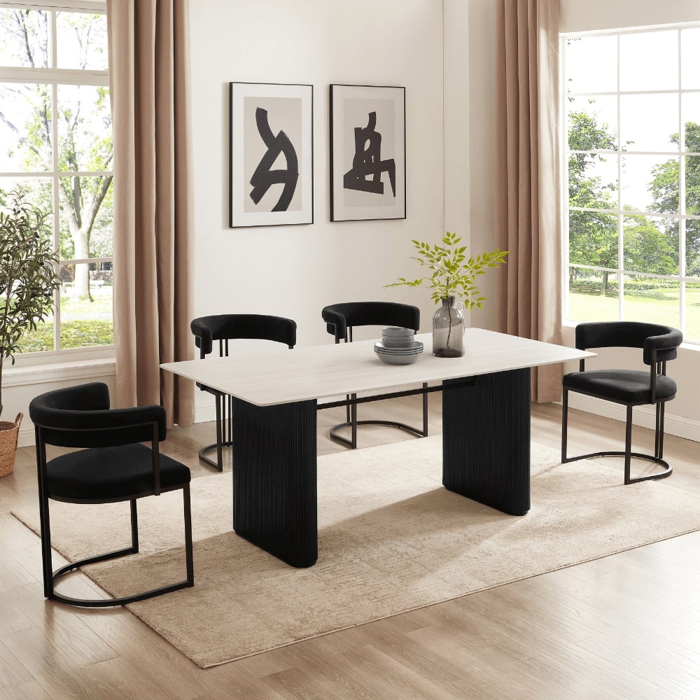 Chaise de salle à manger incurvée Mia en velours noir et cadre noir
