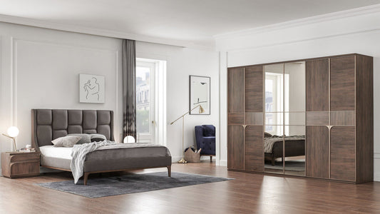 Armoire dorée à 6 portes