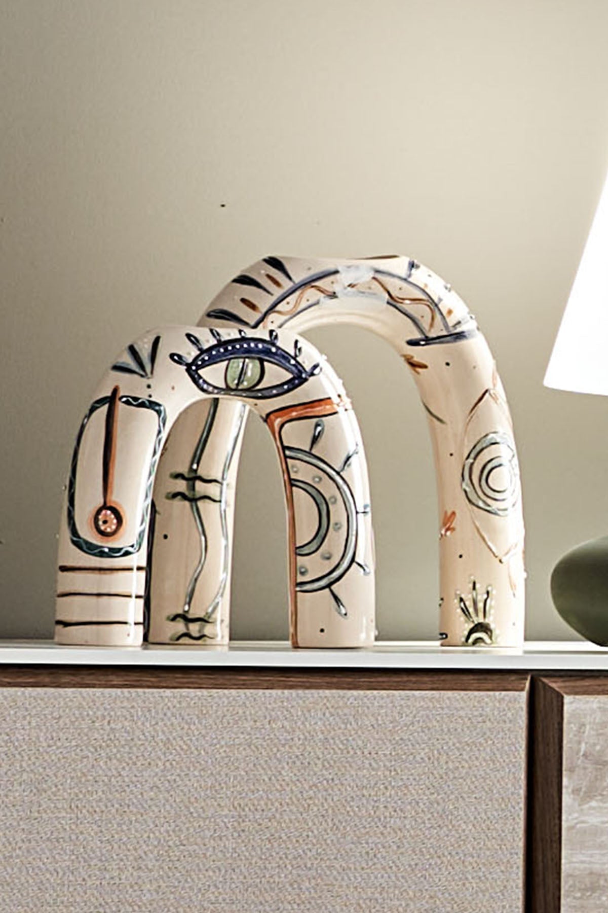 Ensemble de vases faits à la main