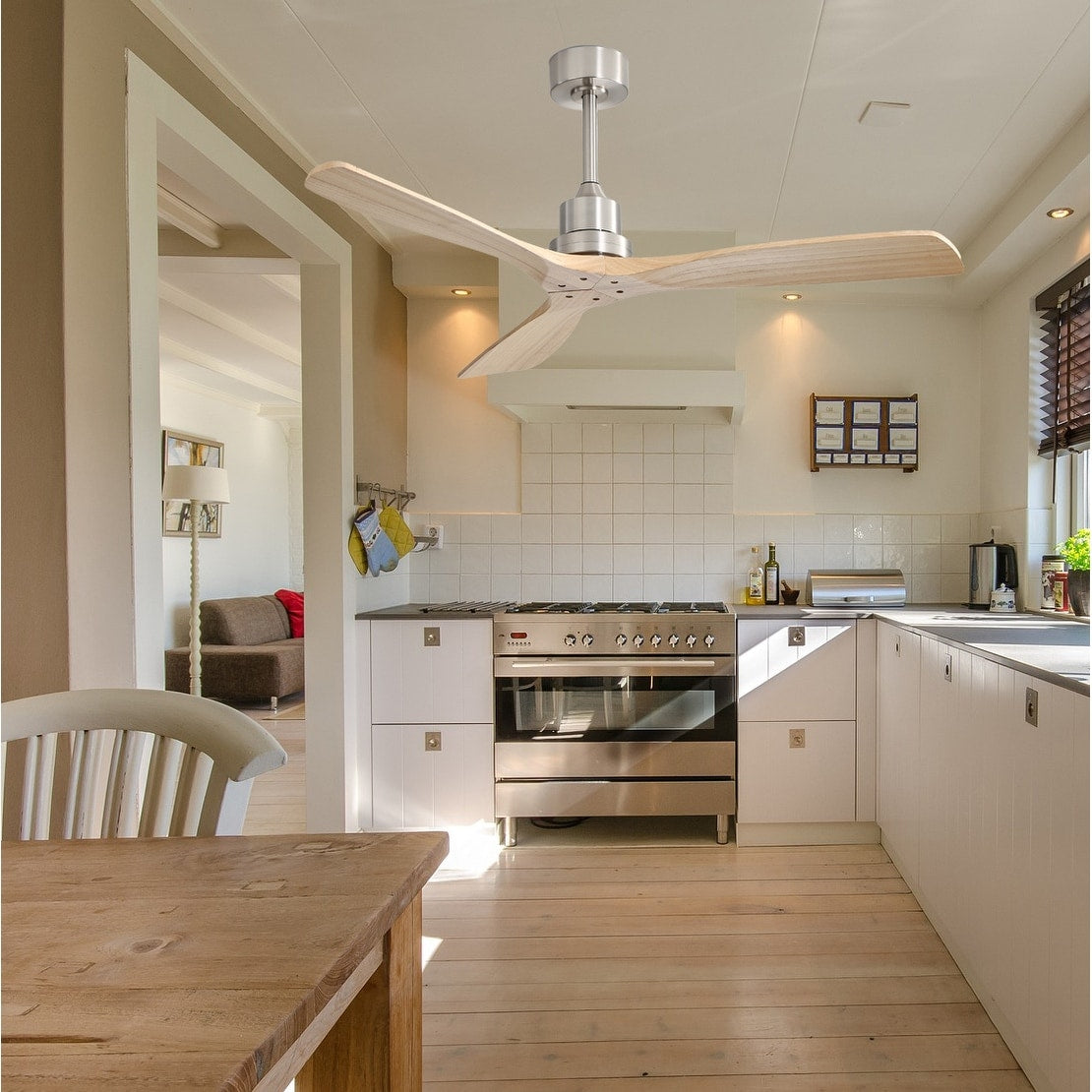 Ventilateur de plafond moderne en bois massif/ABS de 52 pouces avec télécommande (sans lumière), 6 vitesses de vent, flux d'air réversible