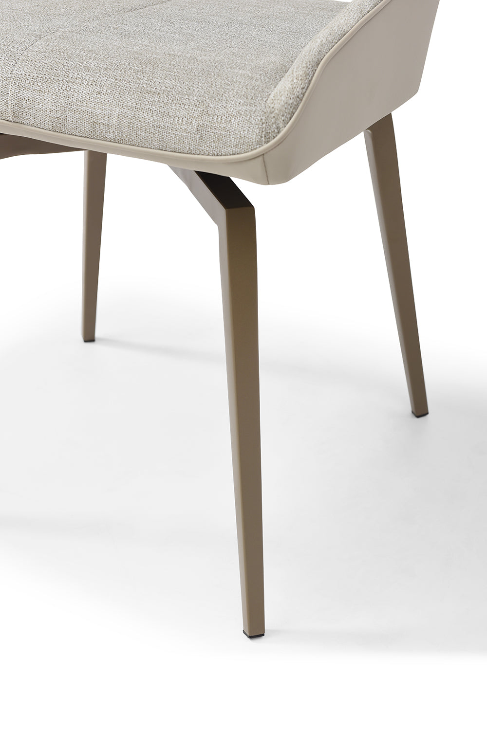 CHAISE PIVOTANTE OHANA