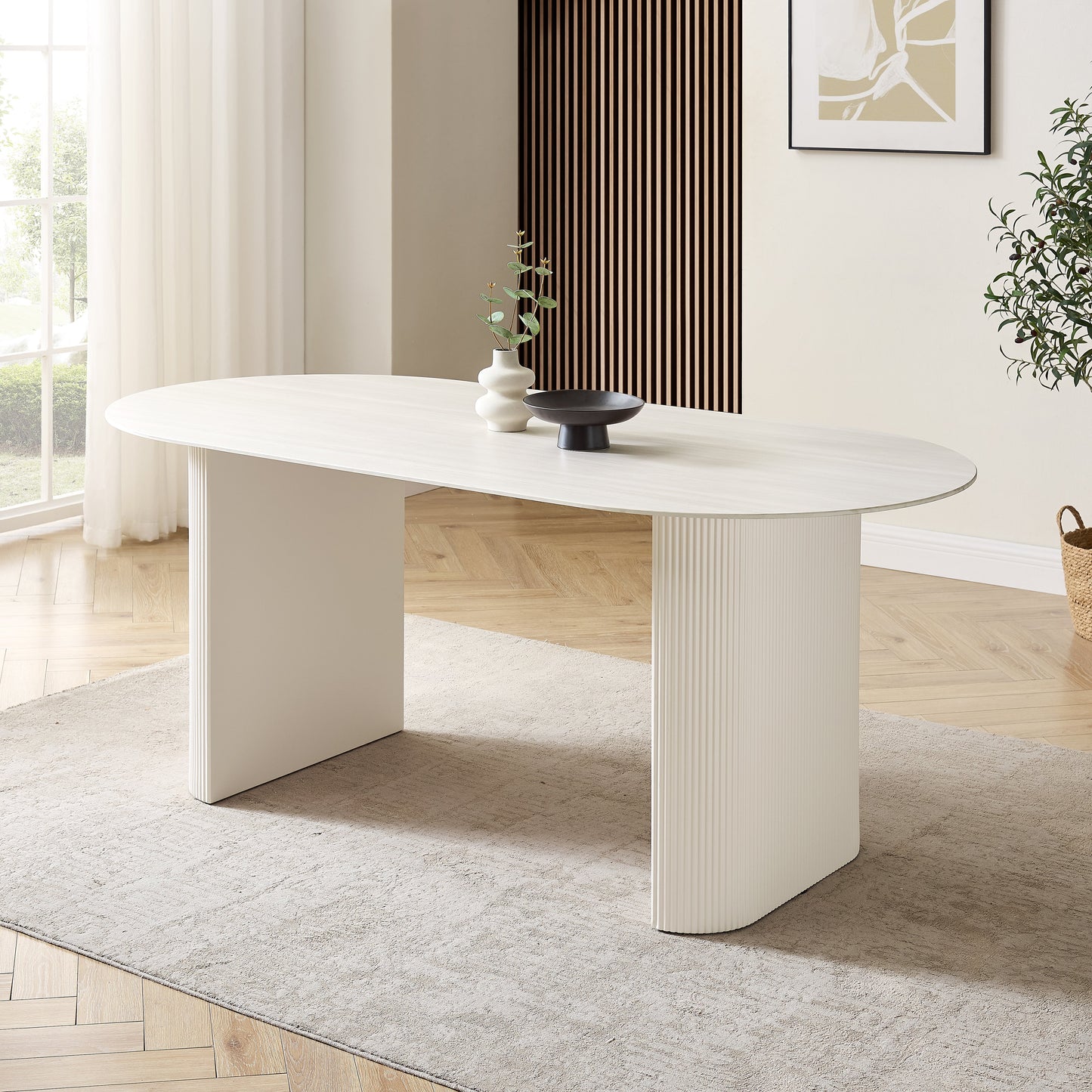 Table à manger Sofia en céramique blanche avec base côtelée crème