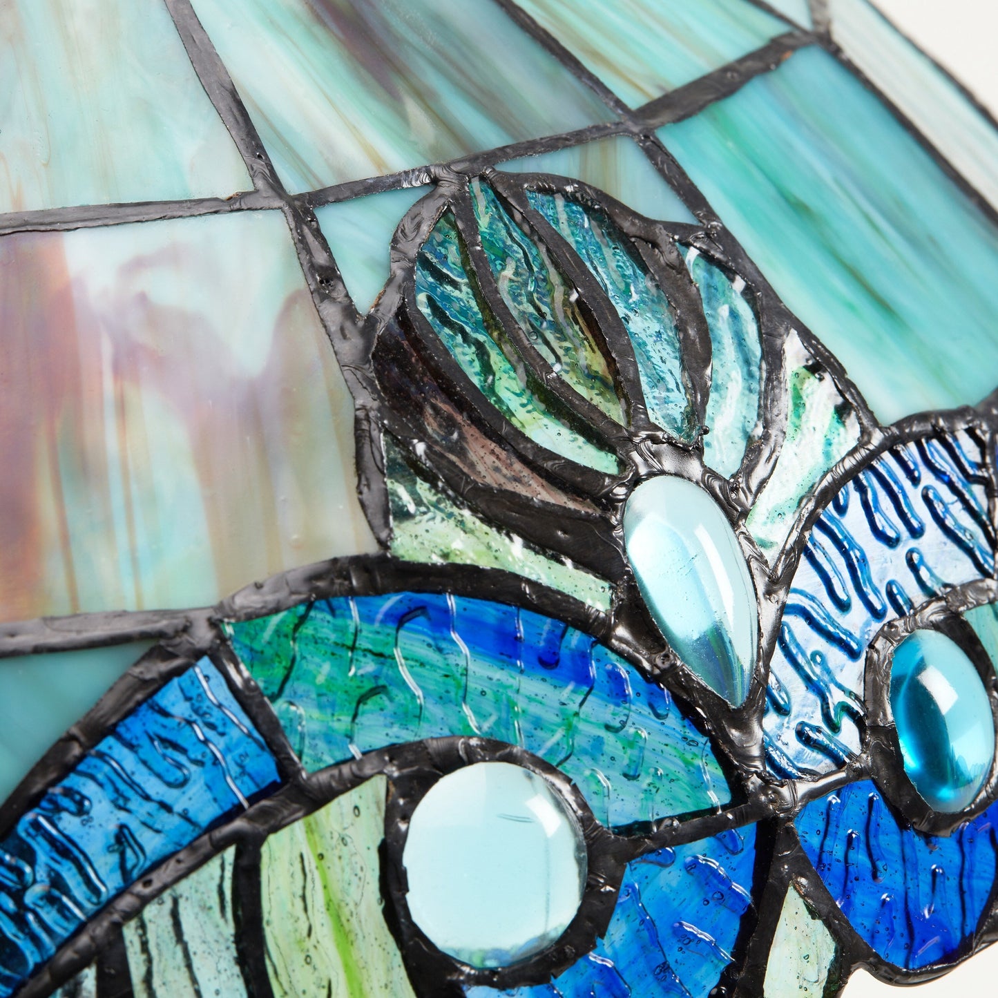 Lampe Tiffany en vitrail Gracewood Hollow Asdreni de 20 pouces - 14 L x 14 l x 20,25 H