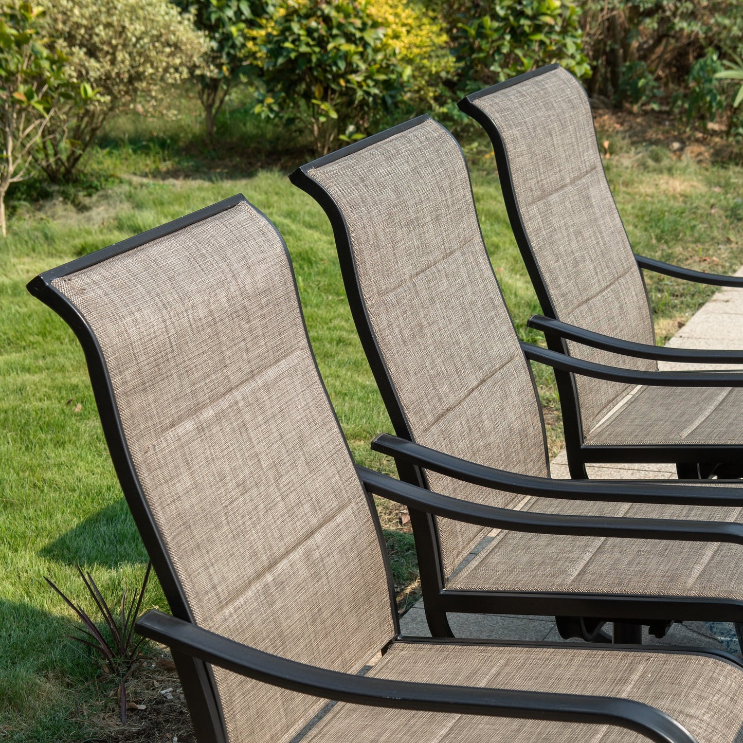 Ensemble de salle à manger de patio 8 pièces MAISON ARTS avec parasol de patio de 13 pieds