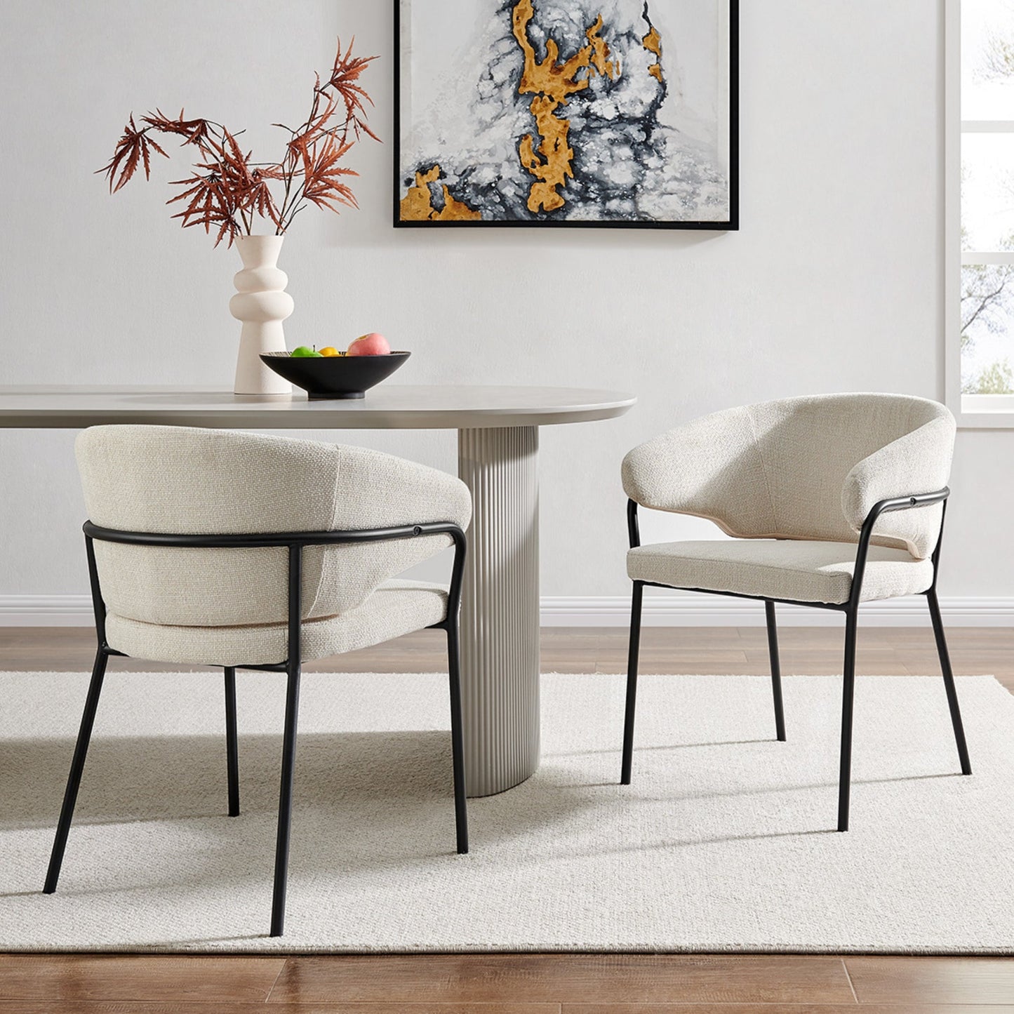 Chaise de salle à manger Capri en lin crème avec cadre noir élégant