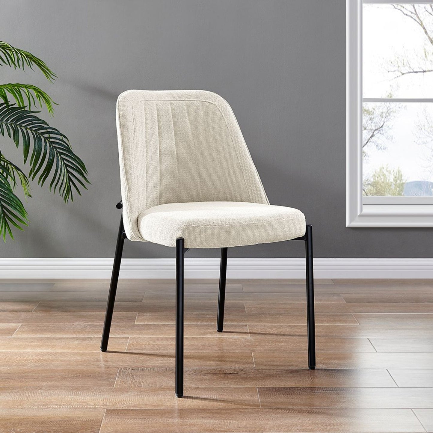 Chaise de salle à manger Adele en lin crème avec pieds noirs