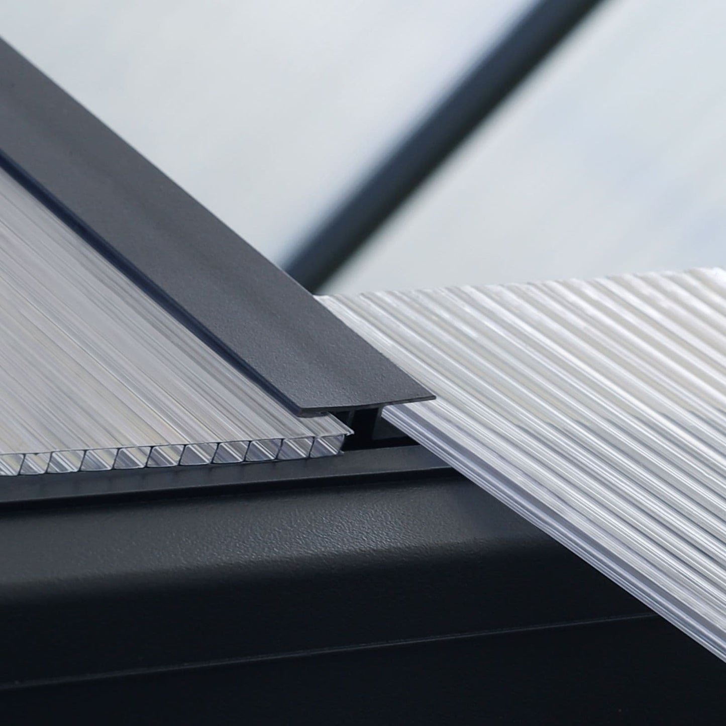 Serre de jardin en aluminium VEIKOUS avec ventilation de toit réglable et porte verrouillable, gris