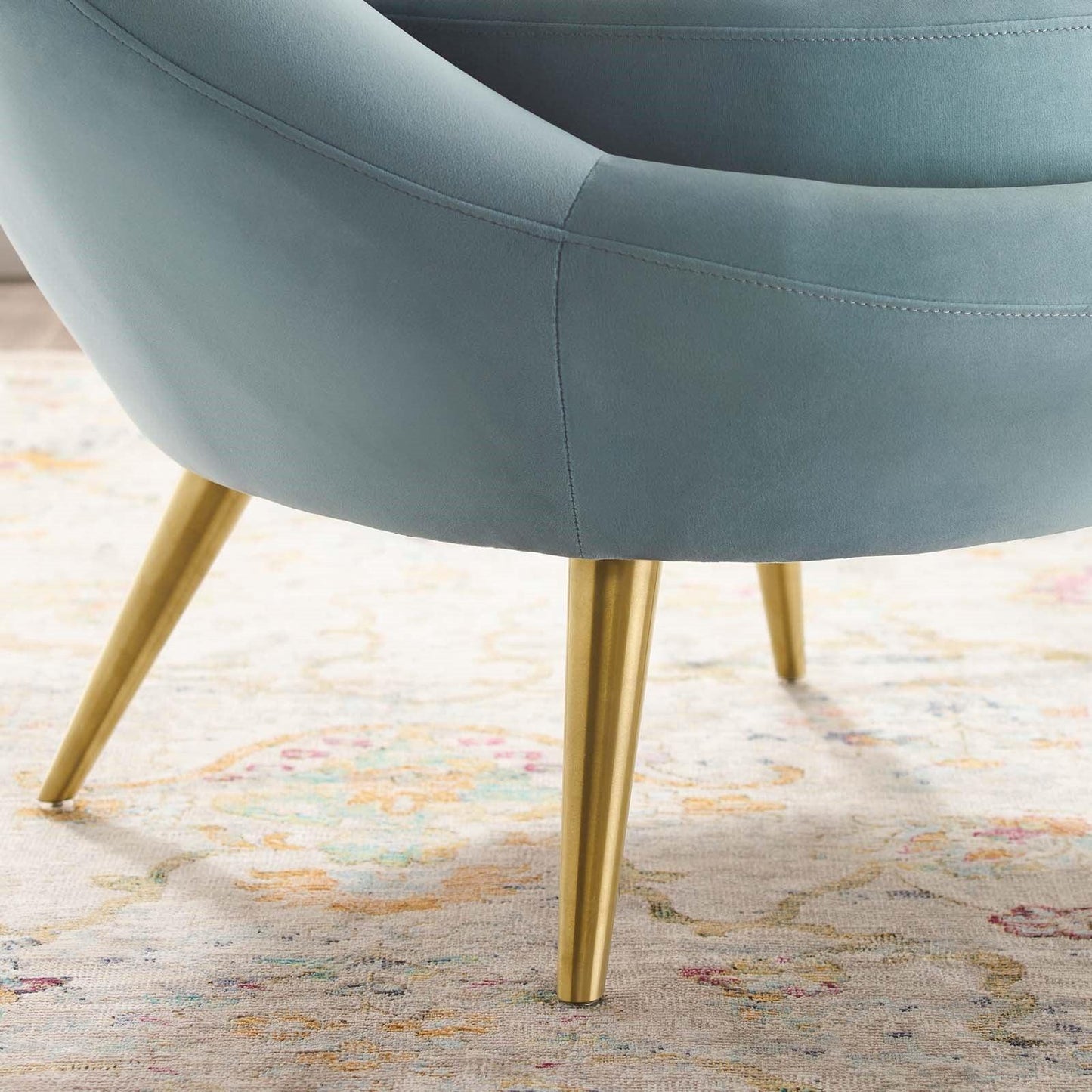 Fauteuil d'appoint en velours Circa bleu clair