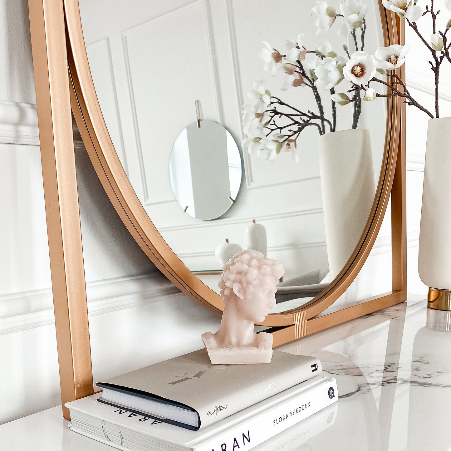Miroir circulaire avec cadre en bronze Orbit