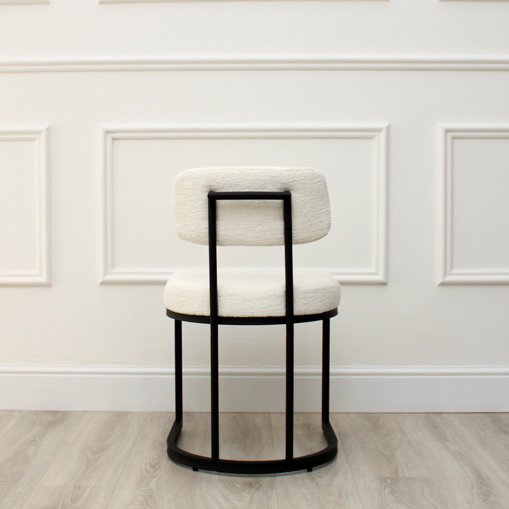 Chaise de salle à manger Rhea en tissu blanc avec cadre noir