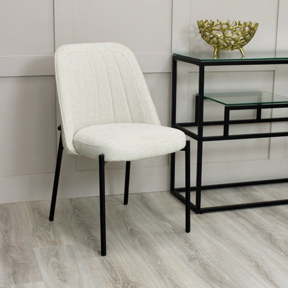 Chaise de salle à manger Adele en lin crème avec pieds noirs