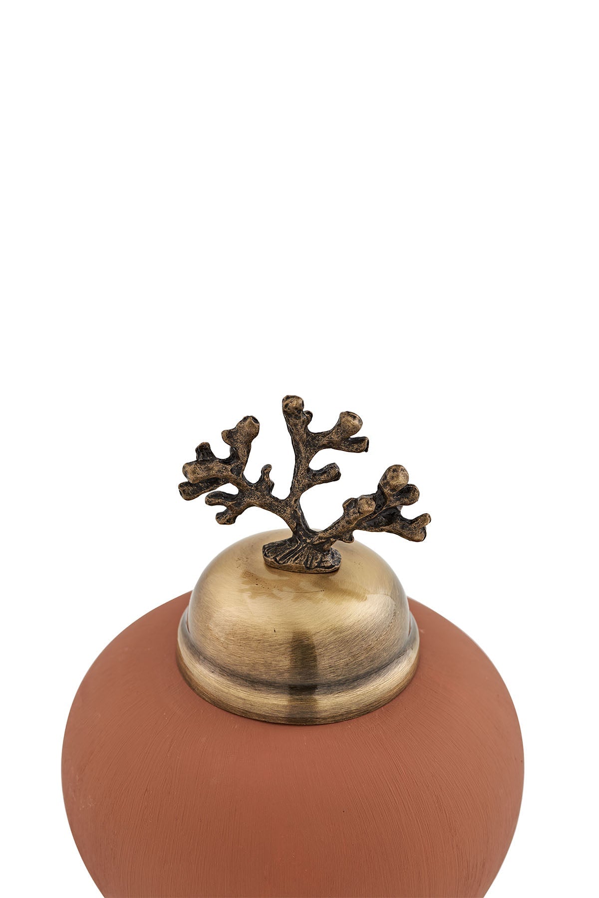 Petit objet avec capuchon en métal