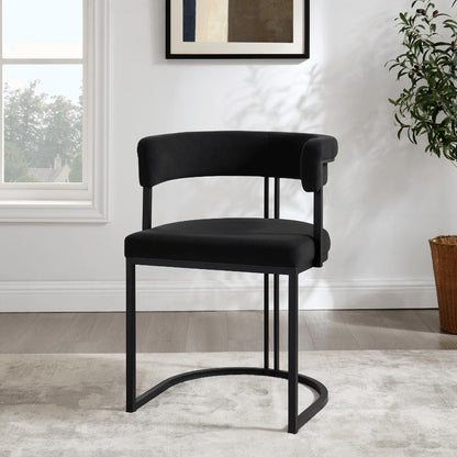 Chaise de salle à manger incurvée Mia en velours noir et cadre noir