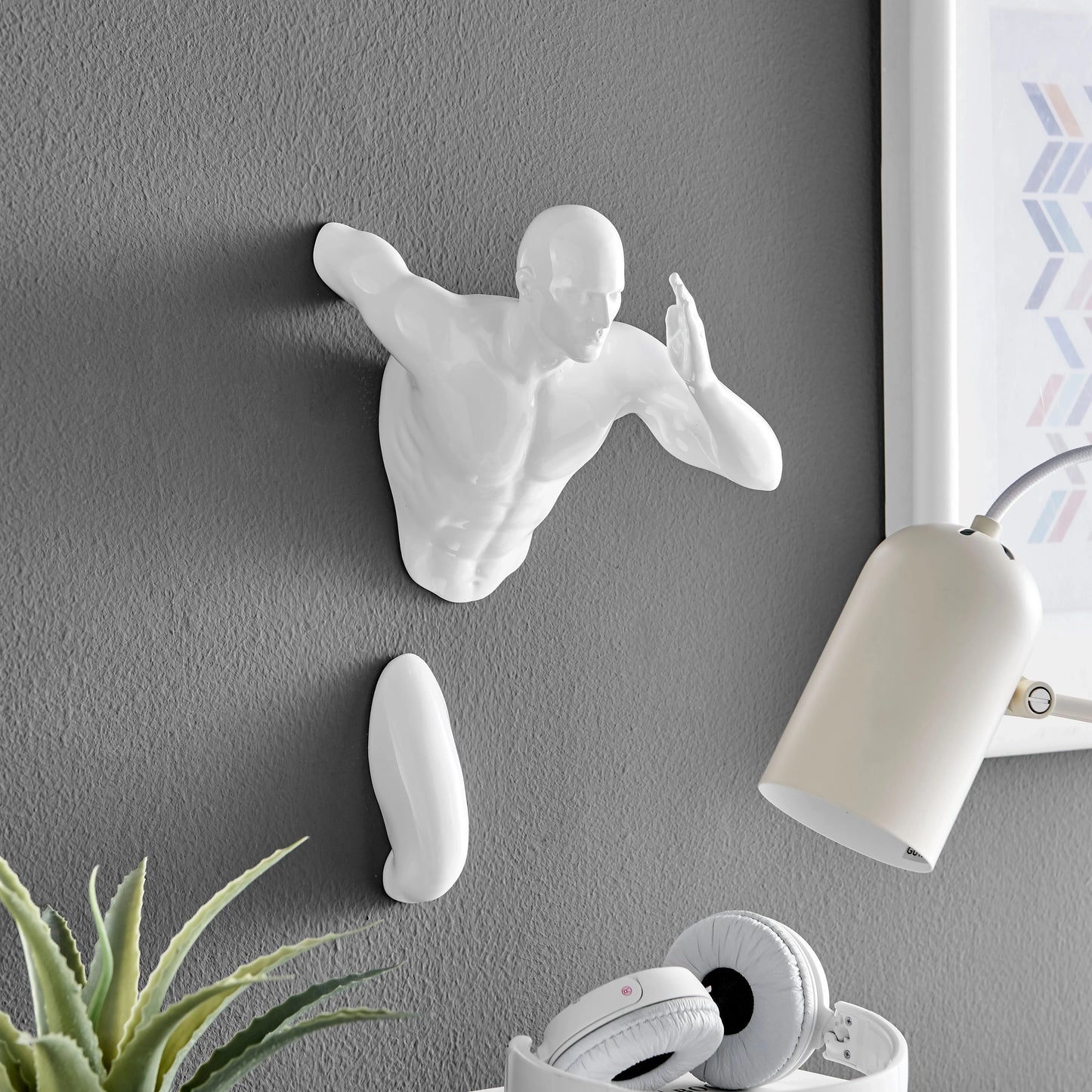 RUNNER MAN WALL DECOR
