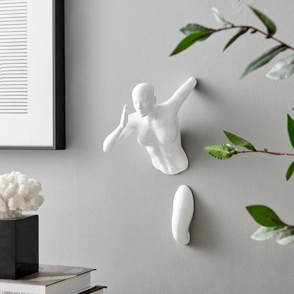 RUNNER WOMAN WALL DECOR