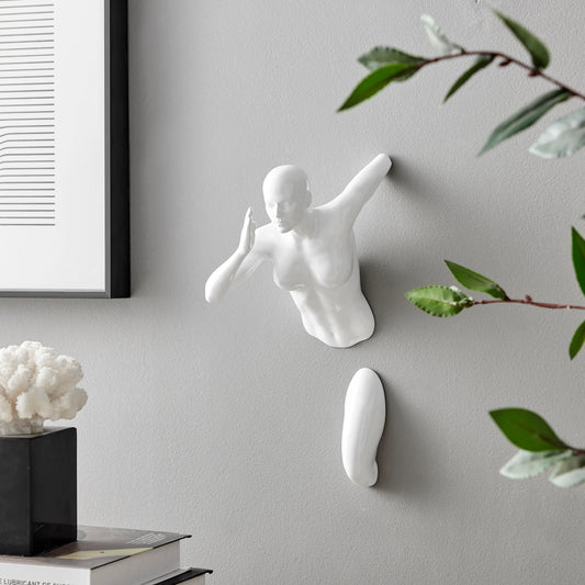 RUNNER WOMAN WALL DECOR