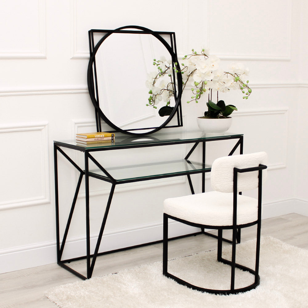 Fauteuil d'appoint Rhea en tissu blanc avec cadre noir