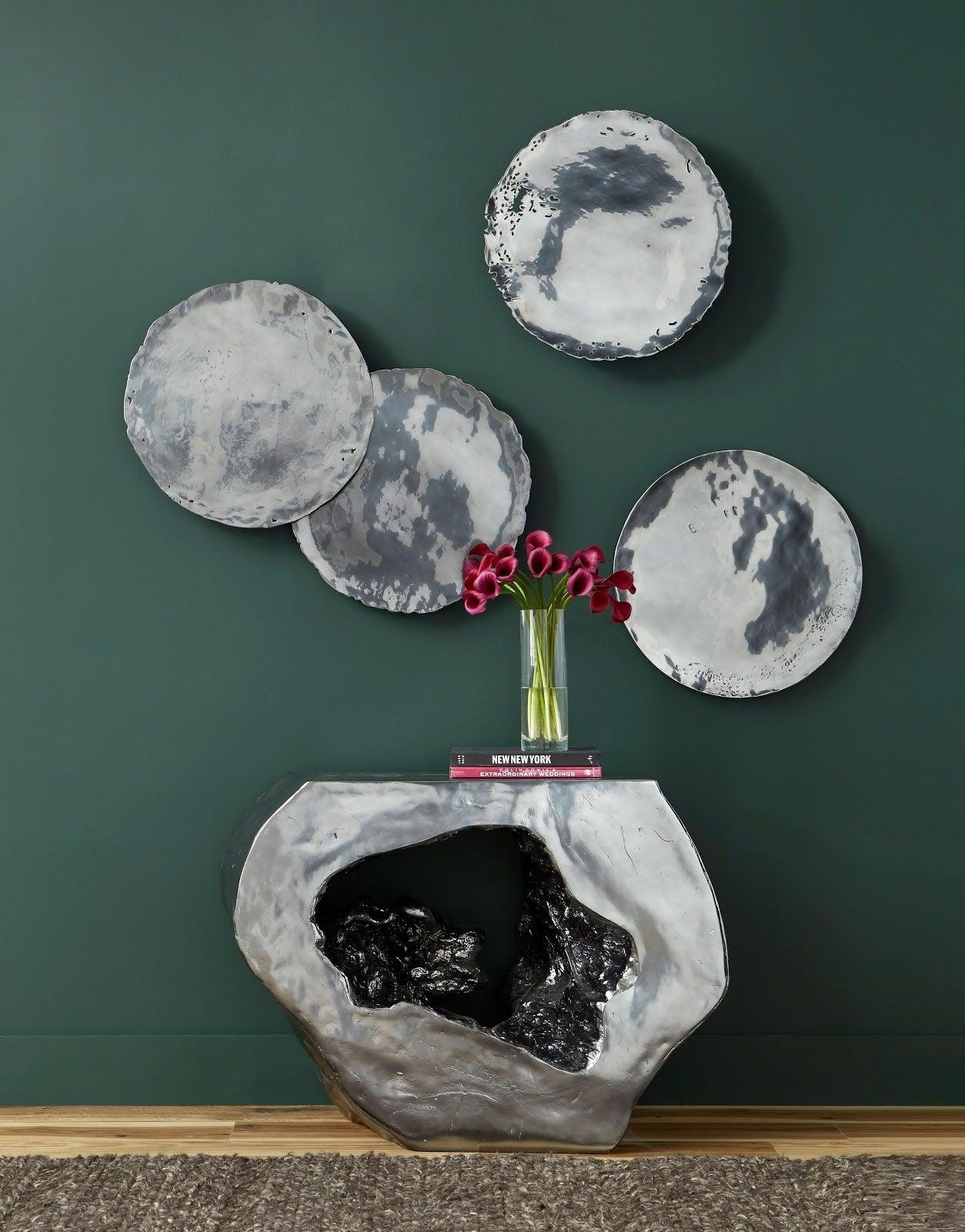 Plateada Hollow Console Liquid Silver