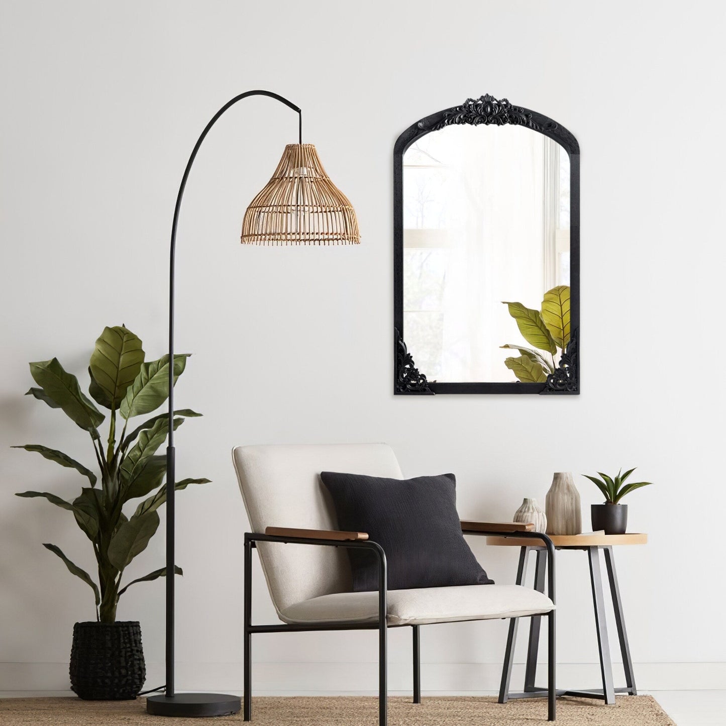 Miroir de sol sculpté en bois massif de forme arquée sur toute la longueur