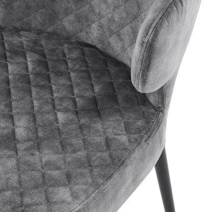 Chaise de salle à manger Levi en velours gris avec pieds noirs matelassés