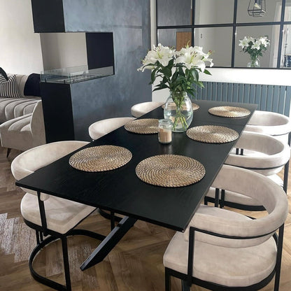 Chaise de salle à manger incurvée Mia en velours crème et cadre noir