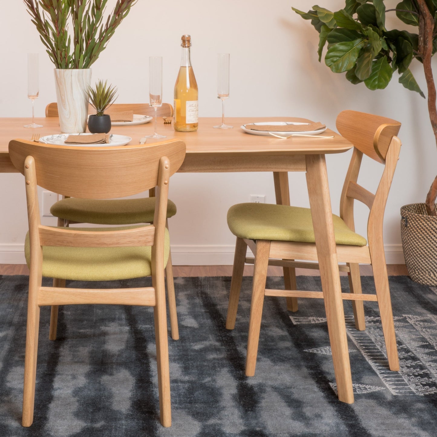 Chaise de salle à manger Abrielle en bois d'hévéa rembourrée de style milieu de siècle (lot de 2) par Christopher Knight Home