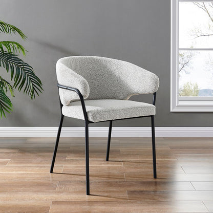 Chaise de salle à manger Capri gris clair bouclée avec cadre noir élégant