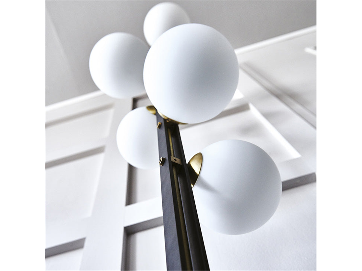 Planeta Floor Lamp