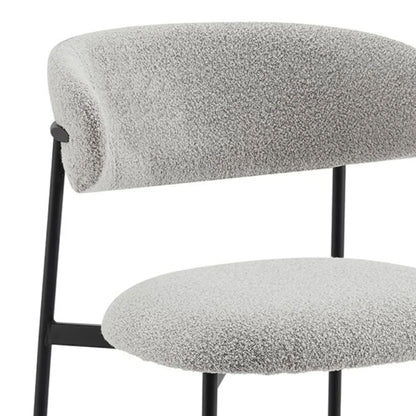 Chaise de salle à manger Remy gris clair bouclée avec cadre fin noir