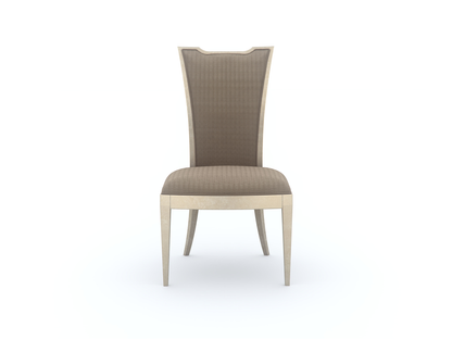 Chaise de salle à manger Babs très attrayante en feuille d'argent douce