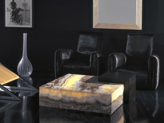 Table basse en pierre Box Stone avec éclairage en onyx impérial