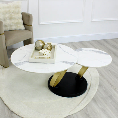 Table basse pivotante en céramique blanche effet marbre avec base dorée